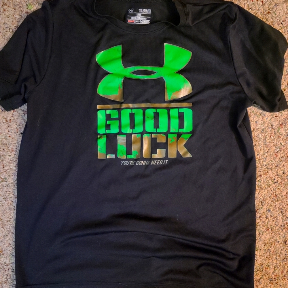 Under Armour tshirt